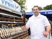 Steckerlfisch wie einst bei seiner Mama, Fischers-Vroni Zeltbesitzer Hans Stadtmüller Steckerlfisch wie einst bei seiner Mama, Fischers-Vroni Zeltbesitzer Hans Stadtmüller