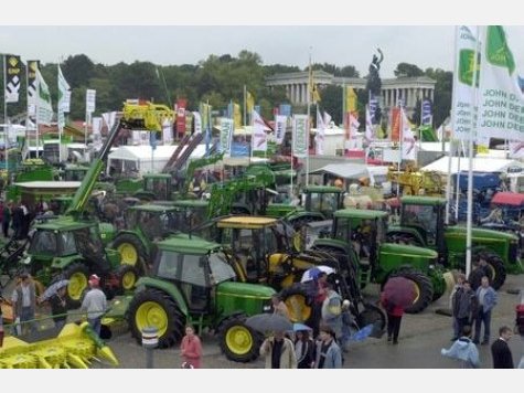 Das Landwirtschaftsfest als Fachausstellung zur Förderung der bayerischen Agrarwirtschaft. Das Landwirtschaftsfest als Fachausstellung zur Förderung der bayerischen Agrarwirtschaft.