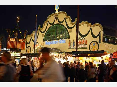 Am Mittwoch wurde im Wiesnclub an der Theresienwiese kr&auml;ftig weitergefeiert. Hier sehen Sie die besten Bilder der Party.