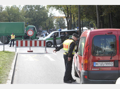 Mit einem Sicherheitsring sch&uuml;tzt die Polizei das Oktoberfest.