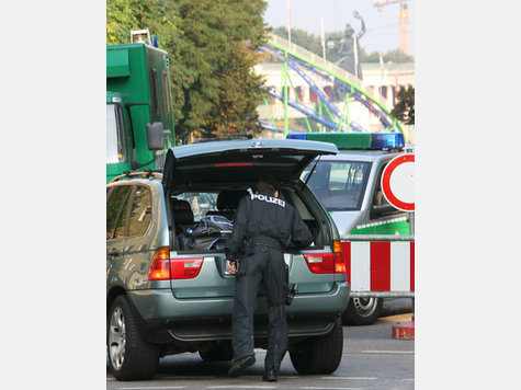 Mit einem Sicherheitsring schirmt die Polizei das Oktoberfest ab.