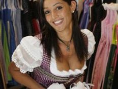 Wiesn-Ausschnitt: Es geht auch ohne OP! Wiesn-Ausschnitt: Es geht auch ohne OP!