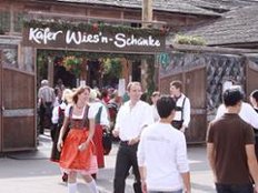 Käfers Wiesn-Schänke: Schick, schick in der Schickeria Käfers Wiesn-Schänke: Schick, schick in der Schickeria