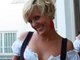 Stephanie aus M&uuml;nchen arbeitet als Wiesn-Bedienung.