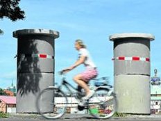 Das Wiesn-Plakat soll die Poller verschönern Das Wiesn-Plakat soll die Poller verschönern