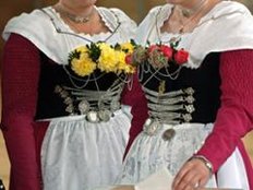 Oktoberfest/Wiesn: Volksfest-Outfits sind im Kommen