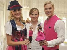 Wiesn-Dirndl "Barbie" der Schatzi-Designerin