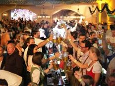 Wiesnzelt am Stiglmaierplatz