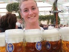 Bedienung Vroni und ihr Wiesn-Marathon