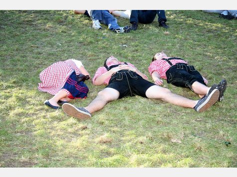 Wiesn Bierleichen Bilder