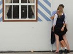 Paar hat Sex auf Weinzelt-Raucherbalkon