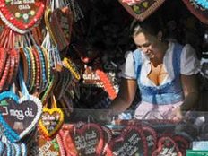 Oktoberfest: Linke kämpft gegen "Eismohr" und Diskriminierung auf der Wiesn
