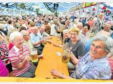 Beim Seniorennachmittag war 'zamrucken angesagt