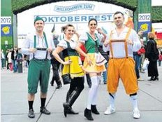 Im Bayern-Kostüm auf die Wiesn